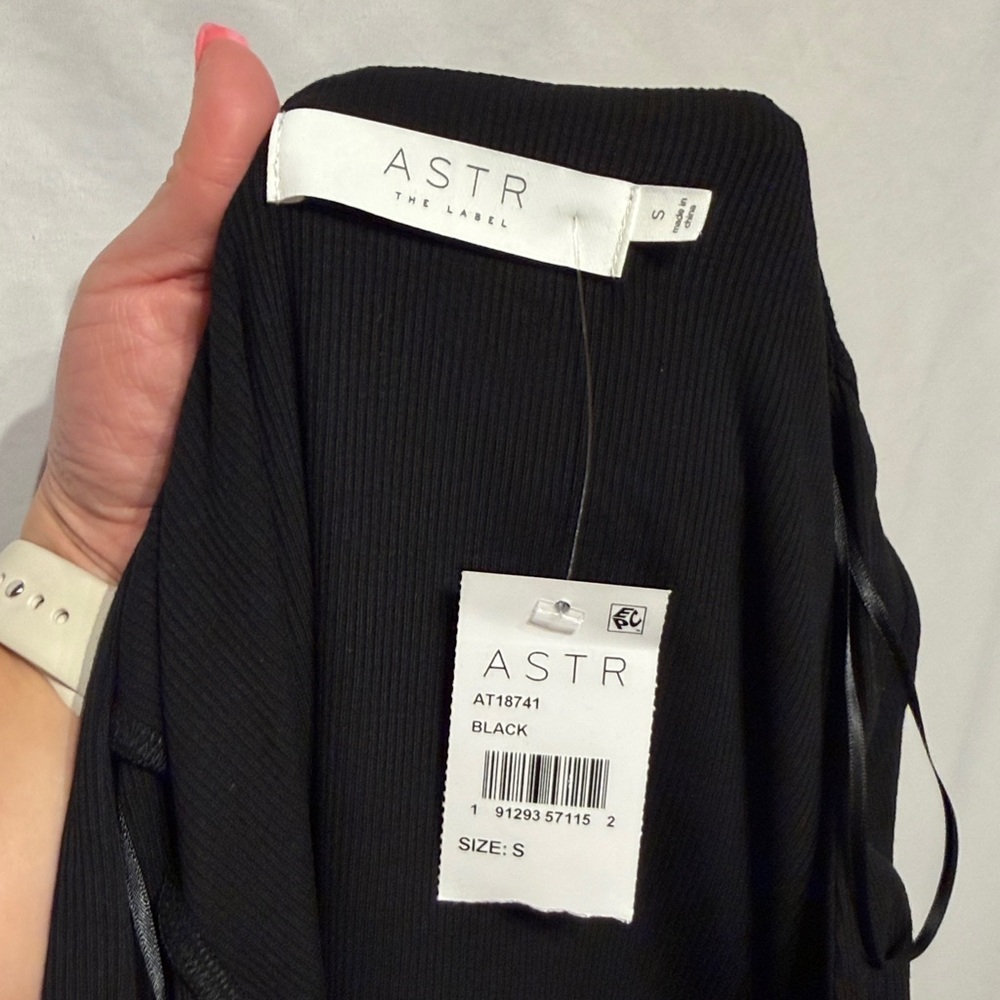 Astr The Label Bubble Hem Peplum Top Black Size Small NWT - Picture 6 of 7